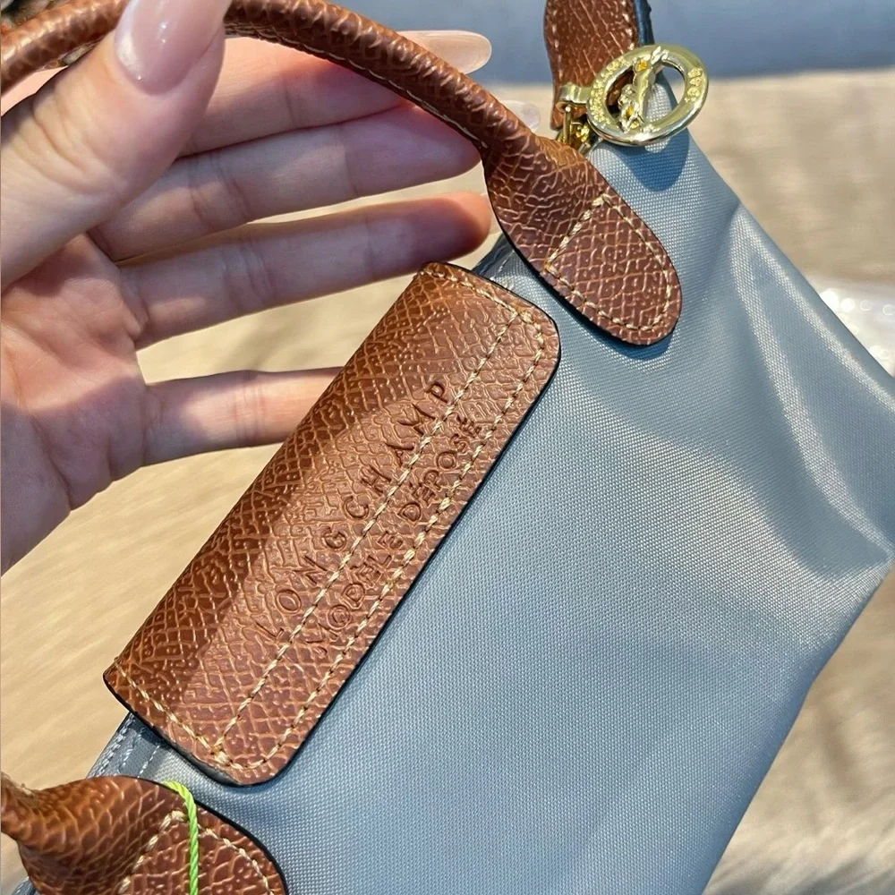 Longchamp crossbody bag
Size: 17*10 cm - Picture 4 of 6